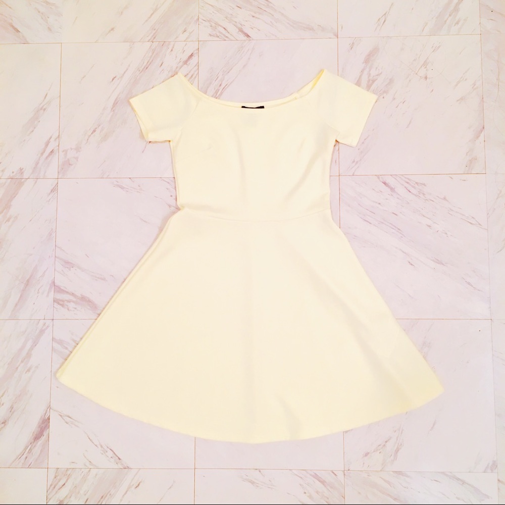 *sold* Off the Shoulder Dress Pastel Yellow